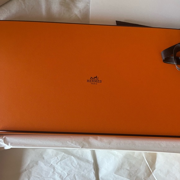 Hermes orange box for 90cm scarf (box only) - Picture 4 of 4